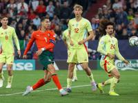 半岛体育直播-葡萄牙国家队在欧预赛中依然稳坐稳坐领先位置