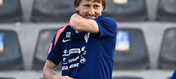 半岛体育亚洲官网-克罗地亚队在比赛中展现出强大的团队凝聚力