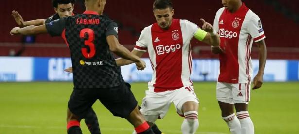 半岛体育电竞-包含阿贾克斯铁血晋级，欧冠赛场波澜起伏的词条