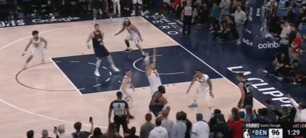 半岛体育培训-快船队前锋被勇士球员发飙，引起现场混乱的简单介绍