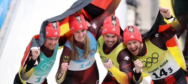 半岛体育下载-惊心动魄：德国队与美国队紧张对垒争夺胜利的简单介绍