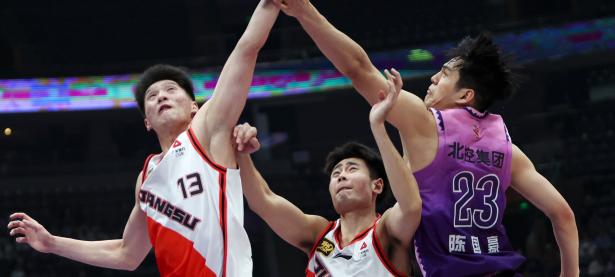 江苏肯帝亚外援在CBA比赛中展现出色状态，得到球迷好评的简单介绍