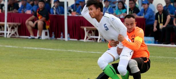 半岛体育课程-十八般武艺：球场上的较量，谁更胜一筹，拭目以待