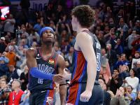 半岛体育官方-雷霆击败马刺，保罗全场表现动如流星带领球队强势的简单介绍