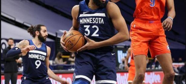 半岛体育竞技-中锋对决：内线力量激烈碰撞述说对话的简单介绍