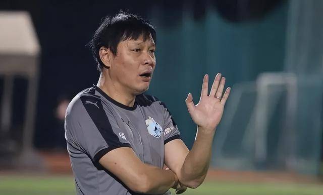 神录斯图加特主帅解雇,球队现状堪忧的简单介绍 神录斯图加特主帅解雇,球队现状堪忧的简单介绍