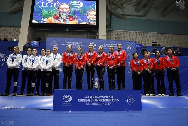 球员在比赛中运用智慧和技艺,获得胜利 球员在比赛中运用智慧和技艺,获得胜利