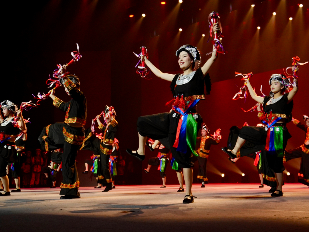 比赛场面精彩纷呈吸引观众眼球 比赛场面精彩纷呈吸引观众眼球