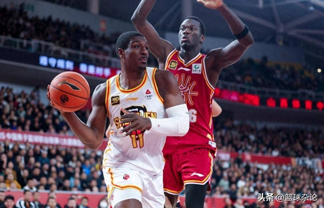 球队新收购外援加盟,实力大增 球队新收购外援加盟,实力大增