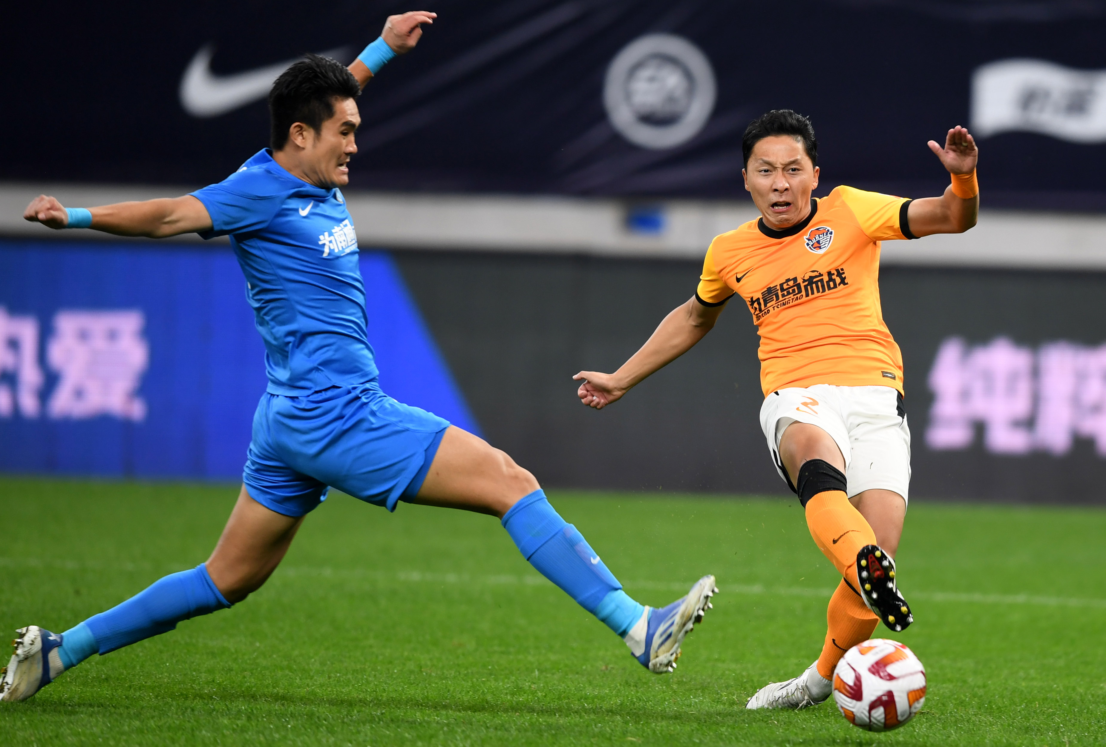 中超联赛球队在赛场上展现实力 中超联赛球队在赛场上展现实力