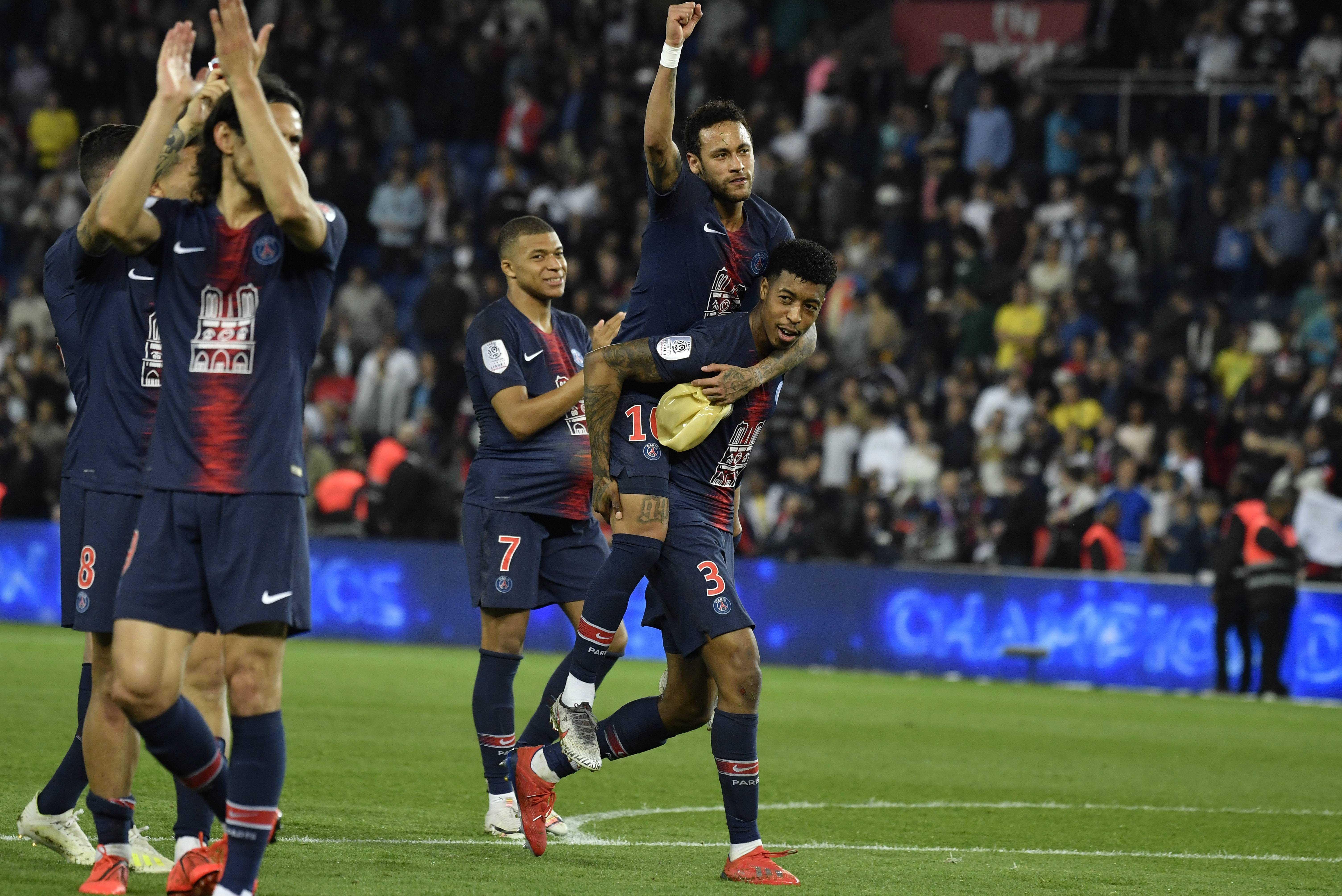 包含比利亚雷亚尔在主场力克对手,取得胜利的词条 包含比利亚雷亚尔在主场力克对手,取得胜利的词条