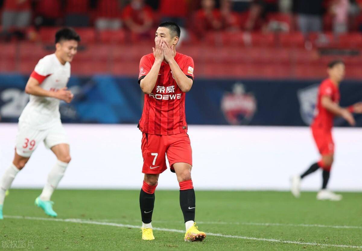 上港客场不敌泰达,遭遇本赛季首败 上港客场不敌泰达,遭遇本赛季首败