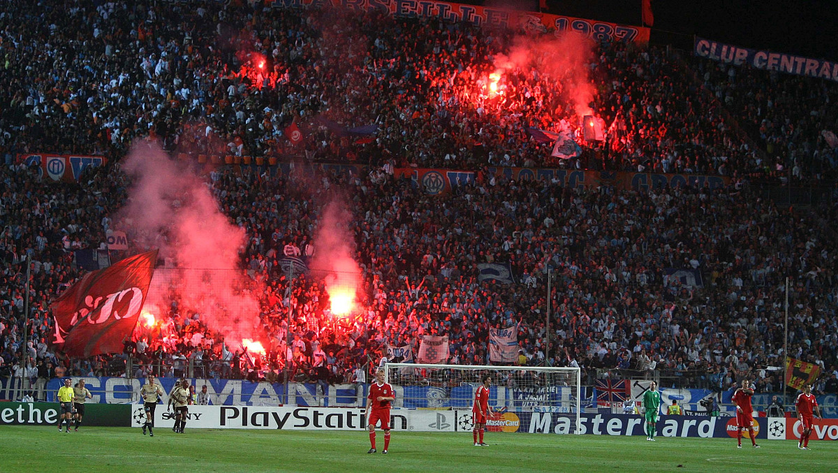 比赛期间精彩绝伦瞬间,球迷痴迷 比赛期间精彩绝伦瞬间,球迷痴迷