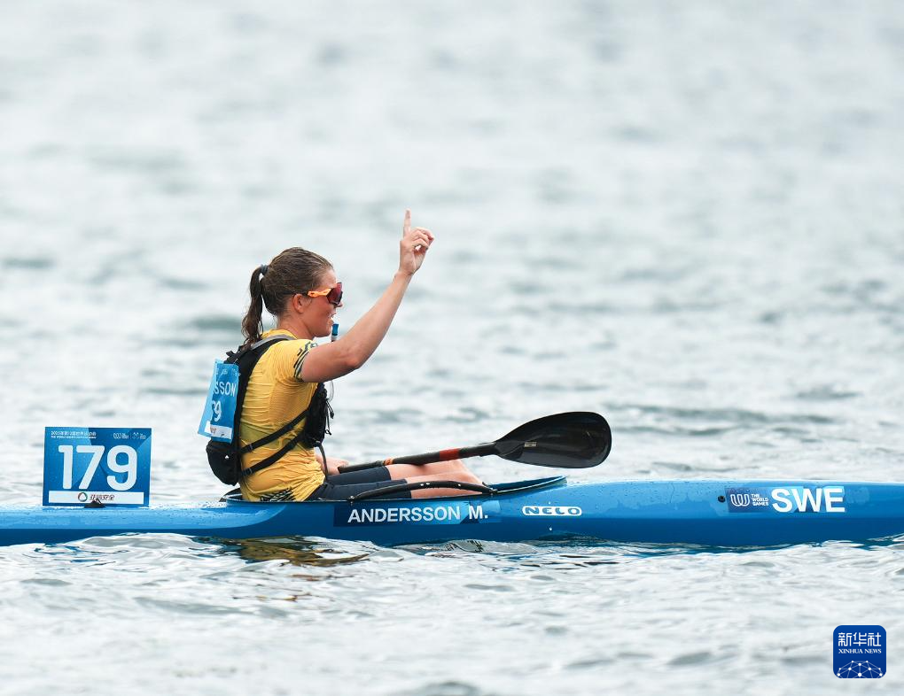 划船比赛:德国选手获得第一名 划船比赛:德国选手获得第一名