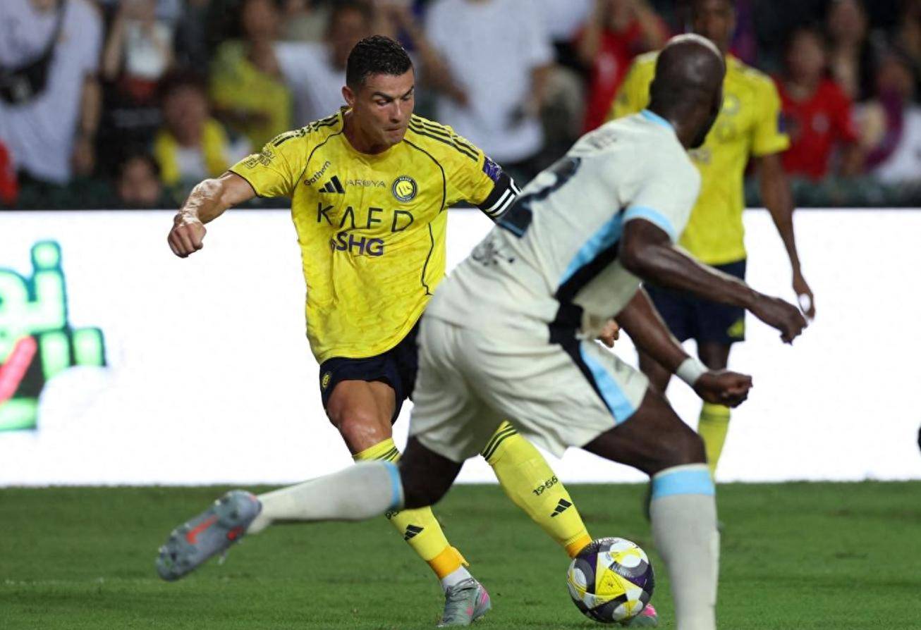 神奇一击!球员神勇表现,为球队带来胜利 神奇一击!球员神勇表现,为球队带来胜利