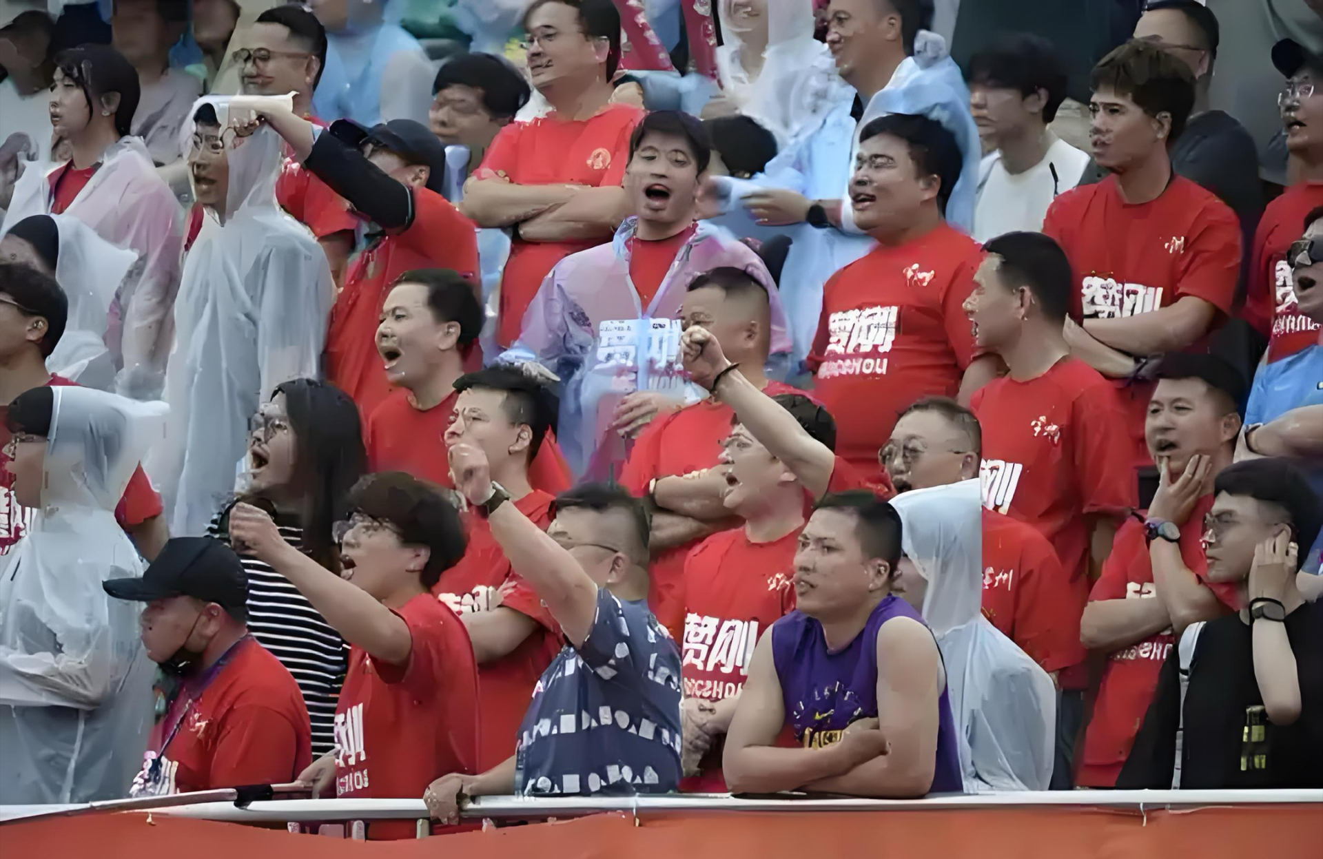 关于热门足球联赛即将开赛,球迷热情高涨的信息 关于热门足球联赛即将开赛,球迷热情高涨的信息